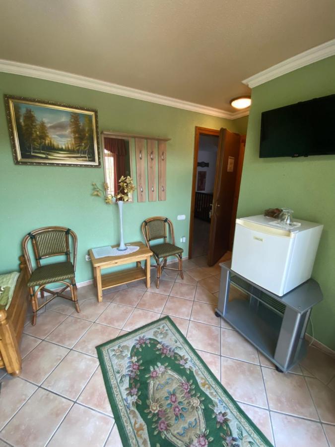 Fehér Hattyú Panzió Orosháza Exterior foto