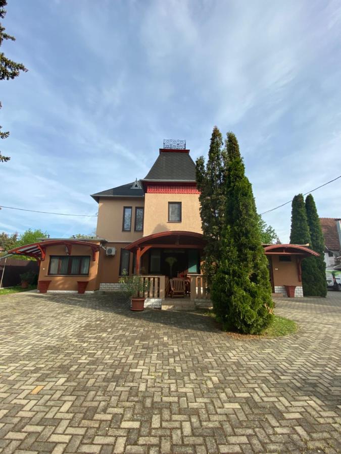 Fehér Hattyú Panzió Orosháza Exterior foto