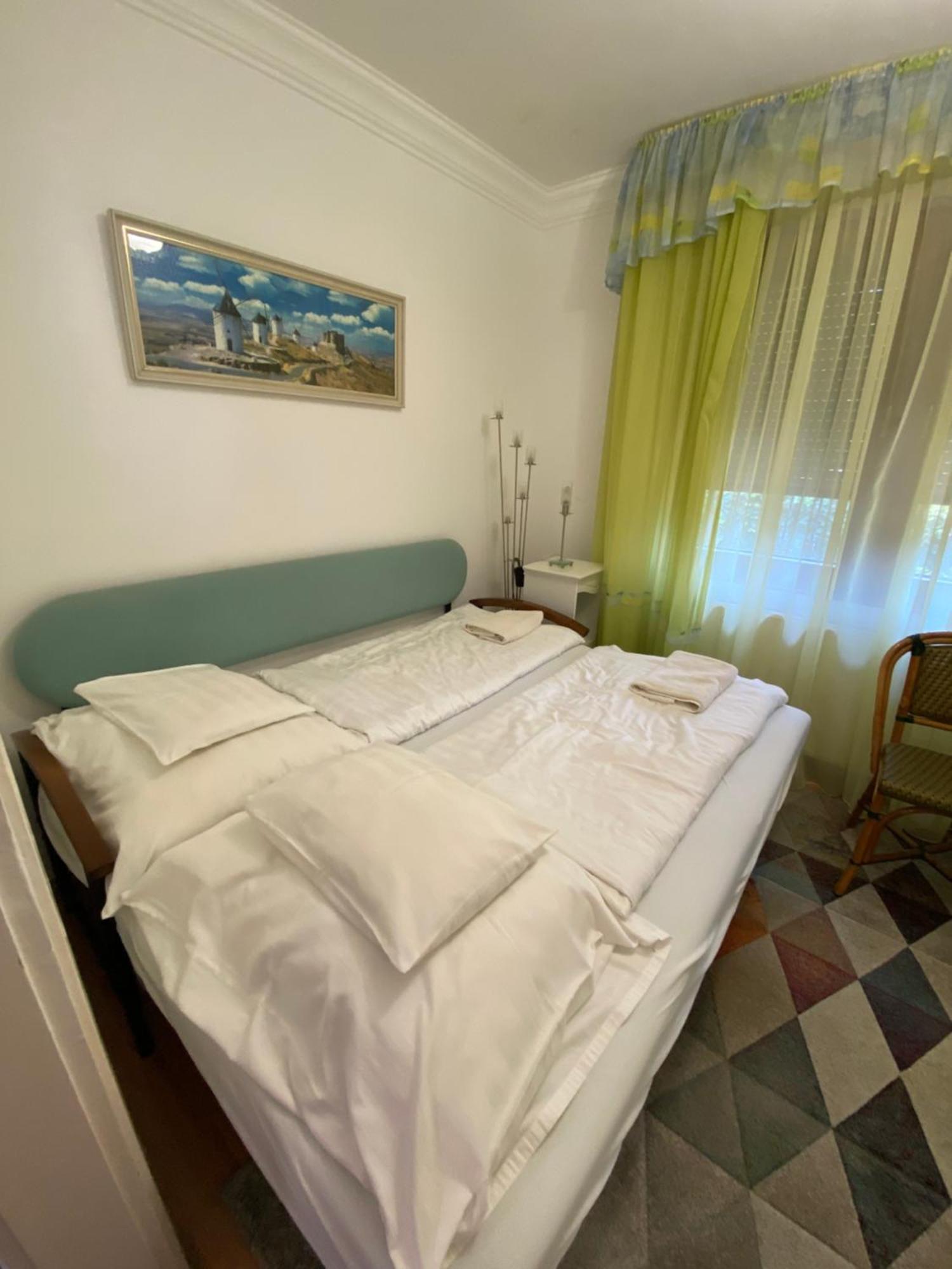 Fehér Hattyú Panzió Orosháza Exterior foto